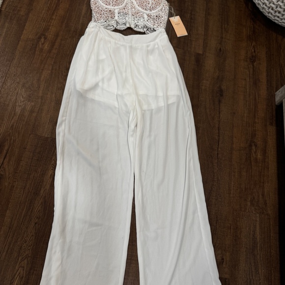 Blashe White Lace Cut-Out Jumpsuit – Size Small – NWT - Picture 4 of 7